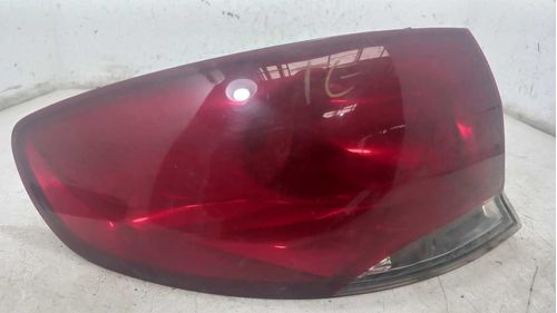 LANTERNA ESQUERDA FIAT SIENA 1.0 2014